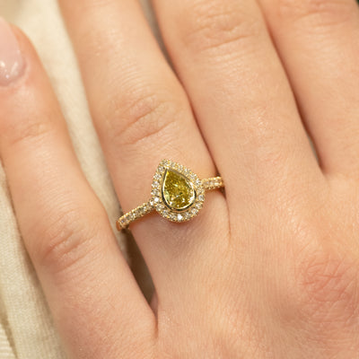 Yellow-Green Diamond Halo Ring in Yellow Gold | 1.01ctw