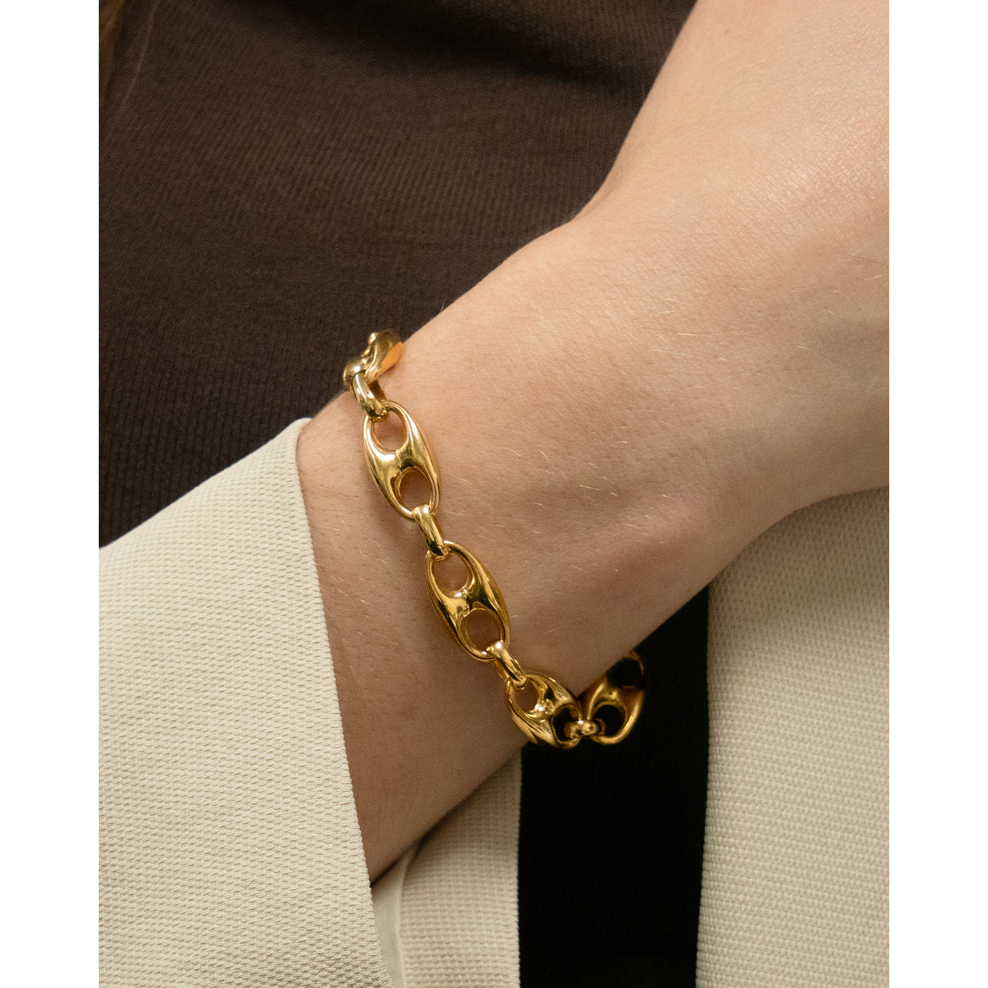 Anchor Link Bracelet in Yellow Gold