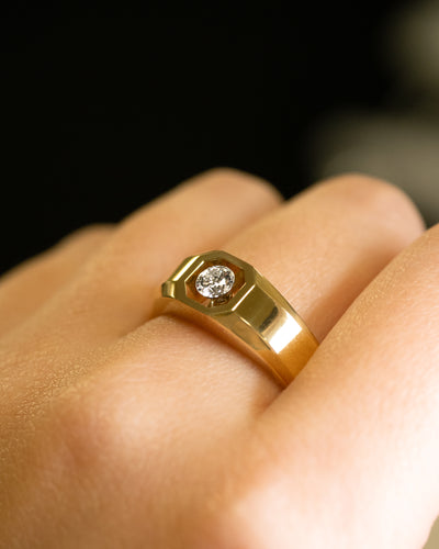 Floeting® Diamond Signet Ring in Yellow Gold | 0.27ct