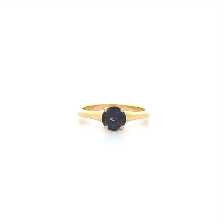 Arabesque: Round Cut Grey Spinel Solitaire Ring in Yellow Gold | 1.03ct