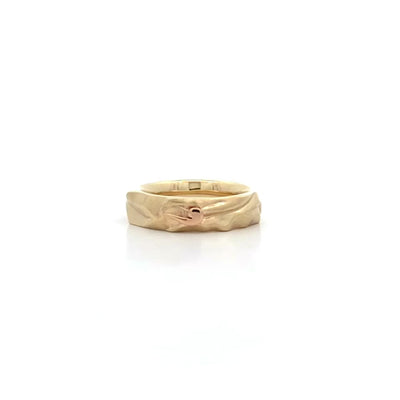 Pouakai: Ring in Yellow Gold