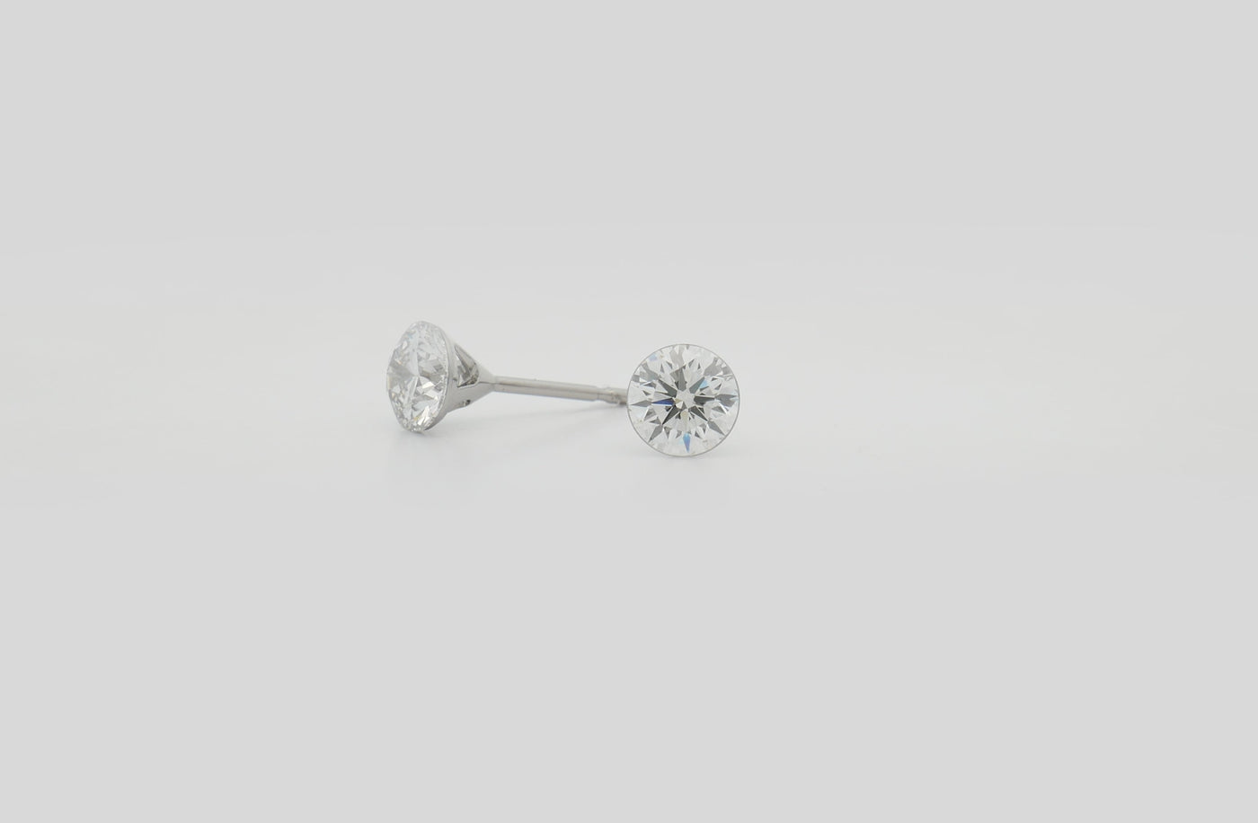 The Floeting® Diamond Stud Earrings | 1.45ctw G-H VS2