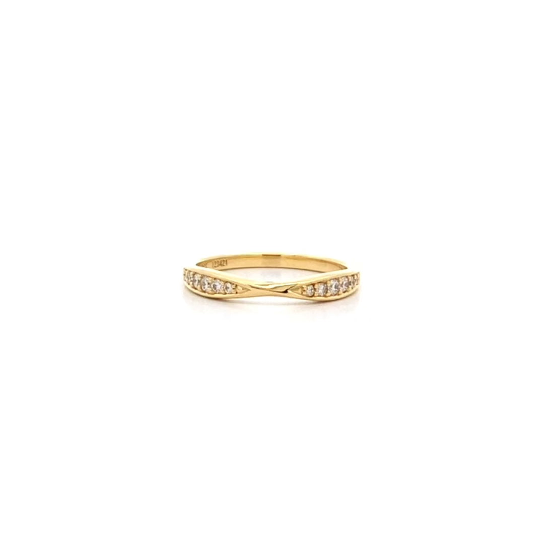 Brilliant Cut Diamond Set Cinched Ring in Yellow Gold | 0.18ctw