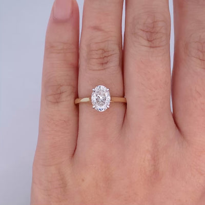 Alice: Oval Cut Diamond Solitaire Ring in Yellow Gold | 1.50ct I VS2